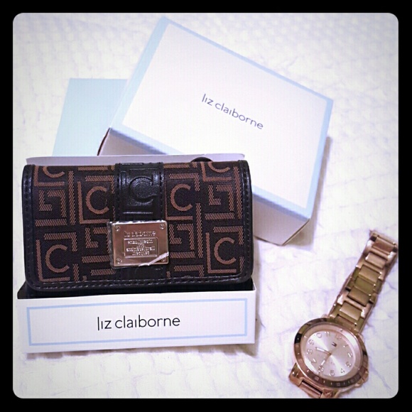 NWT! THE CUTEST WALLET EVER :) liz claiborne!