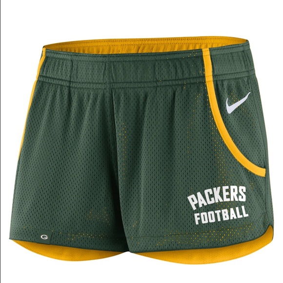 ISO OF THESE SHORTS IN SMALL!!!!