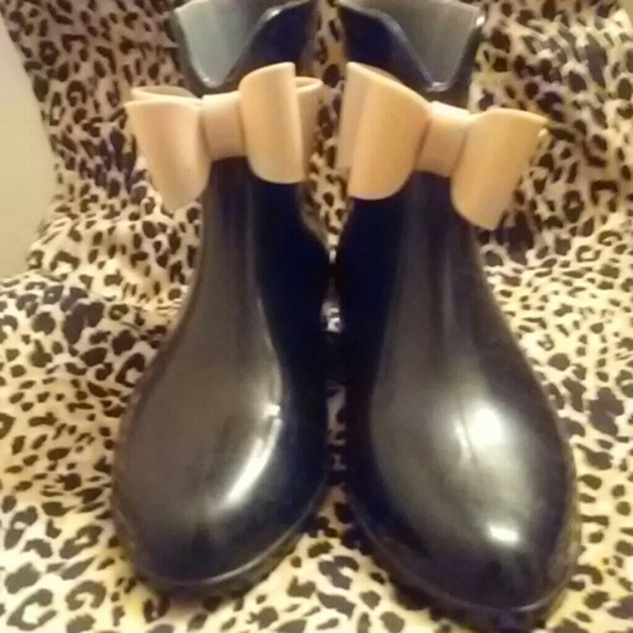 Adorable ankle rain boots