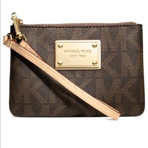 Michael Kors Jet Set Wristlet