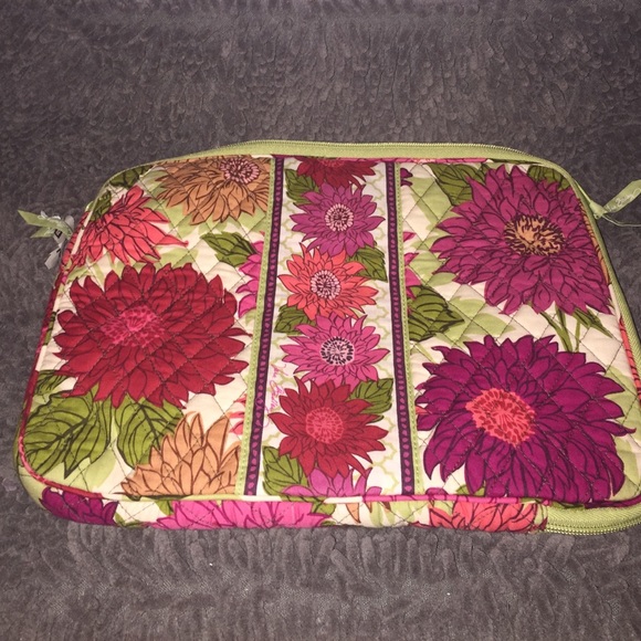 Vera Bradley Handbags - Vera Bradley laptop case!!