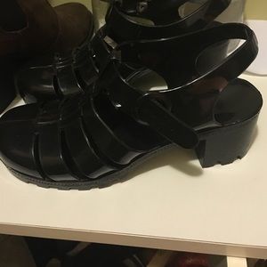 Heeled black jellies
