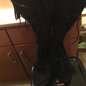 Black lace up minnetonka's