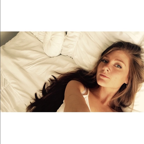 Meet your Posher, Lindsey - Picture 3 of 6