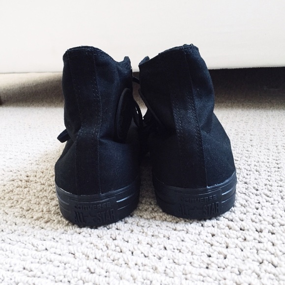 ❌SOLD❌All Black Converse - Picture 3 of 4