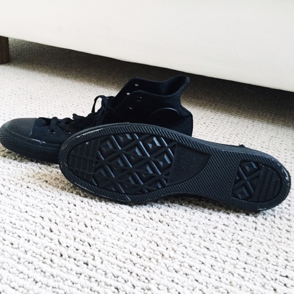 ❌SOLD❌All Black Converse - Picture 4 of 4