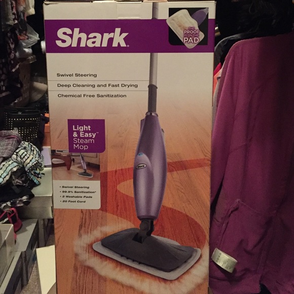 Shark swivel steam mop