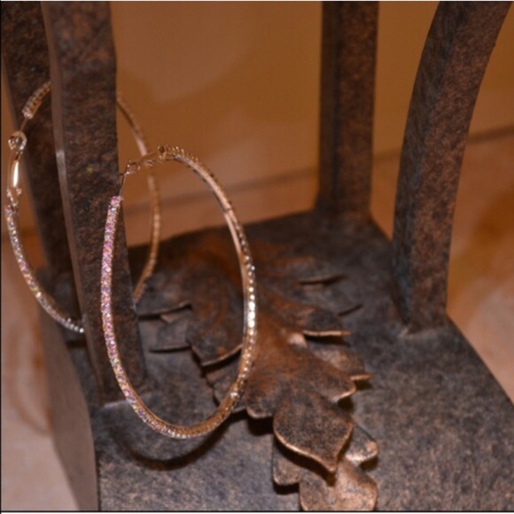 🌷🆕Arrival Rhinestone hoop earrings🌷 - Picture 3 of 4
