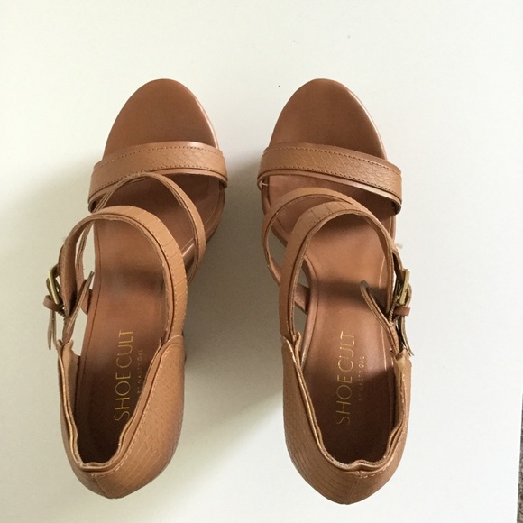 SHOECULT by Nasty Gal tan platform heels - Picture 4 of 4
