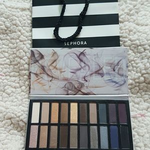 Revealed Smoky Palette