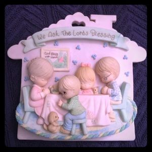 Precious Moments adorable family wall plaque