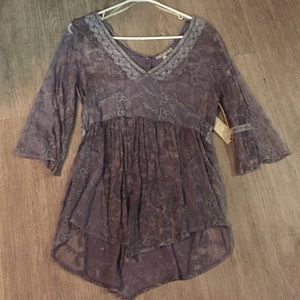 NWT Gimmicks by Buckle blouse
