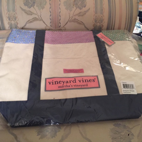 Brand new Vineyard Vines signature tote bag