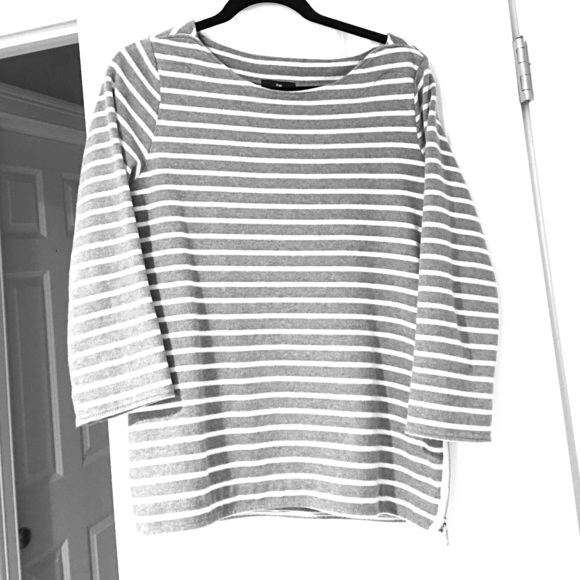 Striped scoopneck bracelet sleeve top