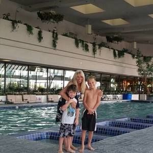 Meet your Posher, Tova