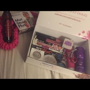 mini makeup bundle / upick items each 3 -1 dollars