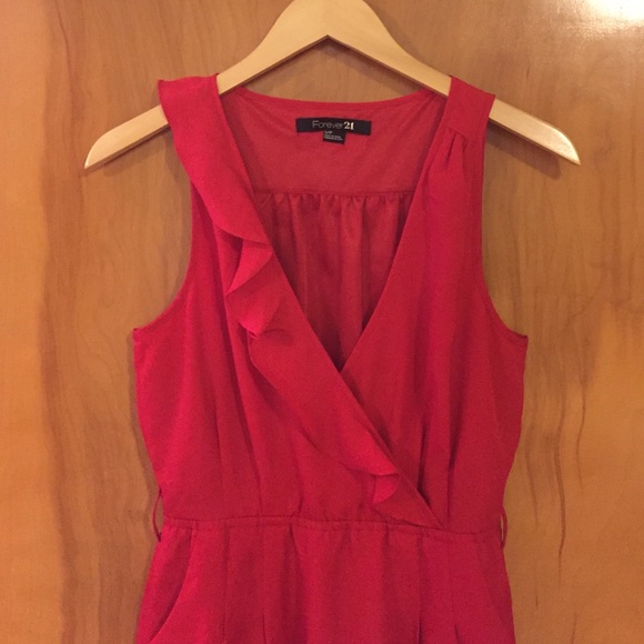 Forever 21 💃🏽 Red Ruffle Dress