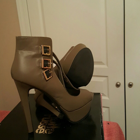 Army green 3 strap