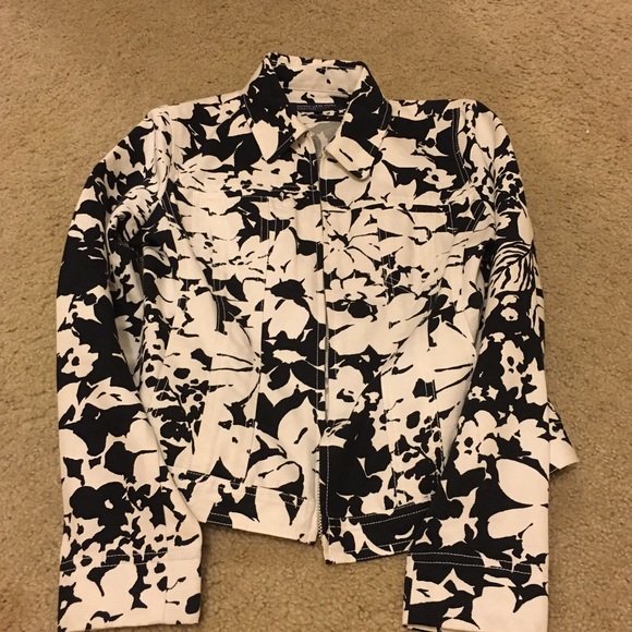 Floral jacket - Picture 3 of 4