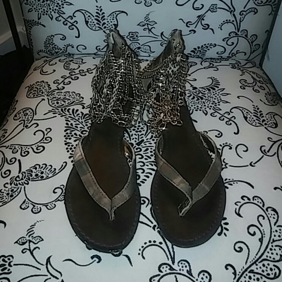 Ankle chain sandals
