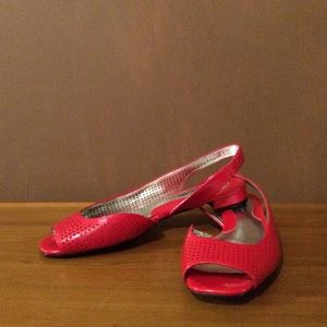 Red Sandal, size 7