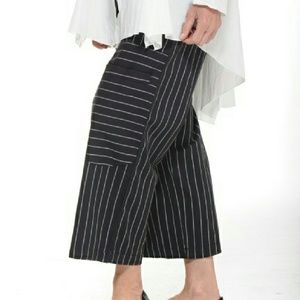 NWT Cropped comfy pants