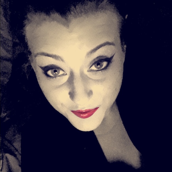 Meet your Posher, Eliese