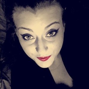 Meet your Posher, Eliese