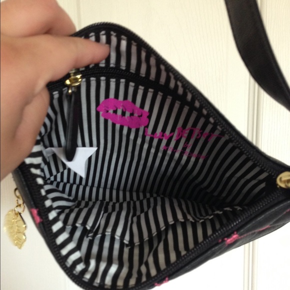 Sold - Picture 3 of 4