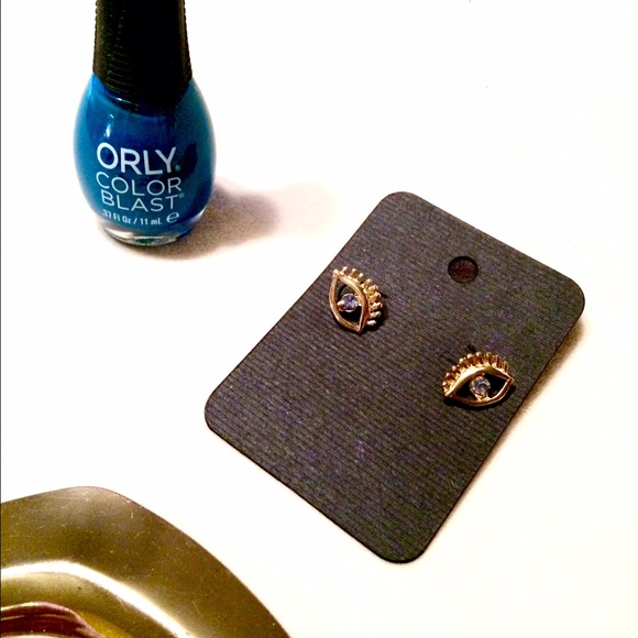 🔴✨New✨Dainty Crystal Eye Stud Earrings - Picture 2 of 4