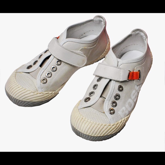Boss shoes size 31 euro or US 13 kids