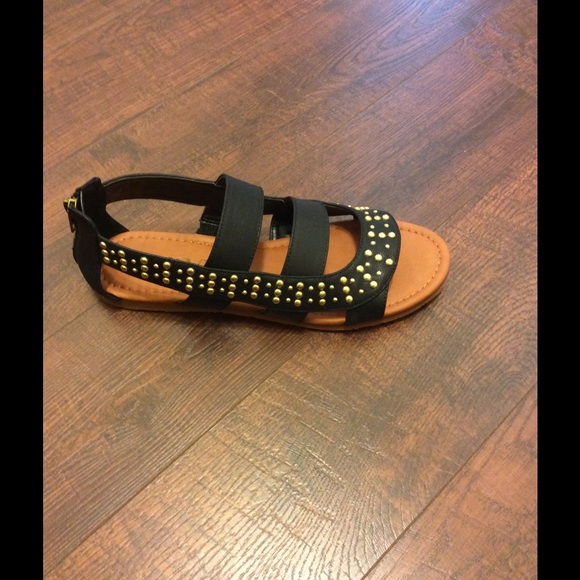 🆕Bella Stylish Sandals - Picture 2 of 4
