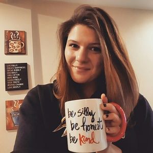 Meet your Posher, Emily