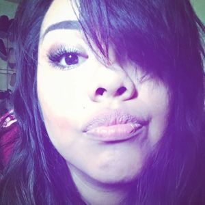 Hi! My name is Laura.