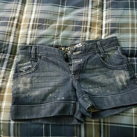 Dark wash cuffed denim shorts