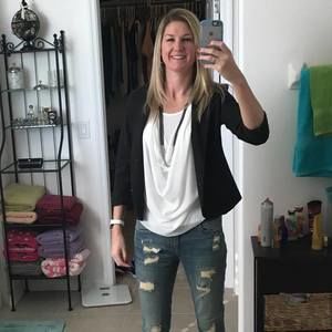 Meet your Posher, Desiree