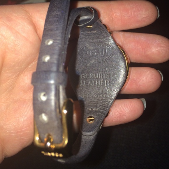 ROSE GOLD FOSSIL WATCH - Picture 3 of 4