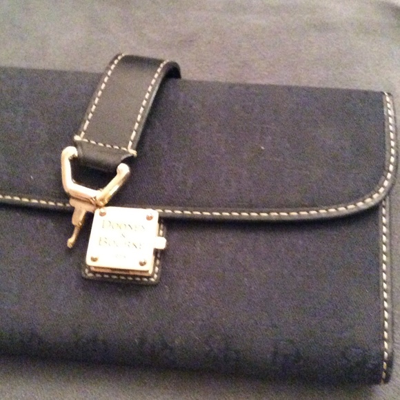 Dooney & Bourke