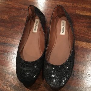 Steve Madden black flats