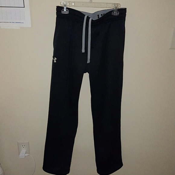 UNDERARMOUR SWEATPANTS