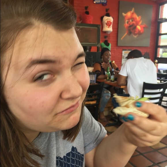 Meet your Posher, Hannah - Picture 1 of 1