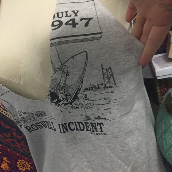 SALE 🌻Cut out tank - Picture 3 of 3