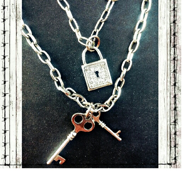 Jewelry - Double Silver Chain Lock & Key Necklace