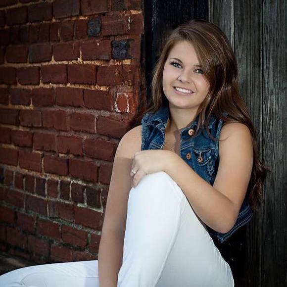 Meet your Posher, Kayla