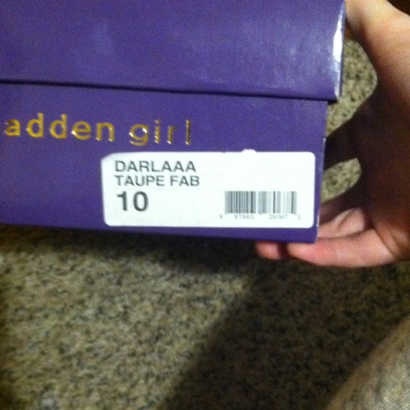 BNIB taupe madden girl heels size 10 - Picture 4 of 4