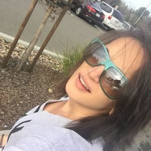 Meet your Posher, Izabella