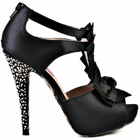 NWT Betsey Johnson Iconnn R platform shoes