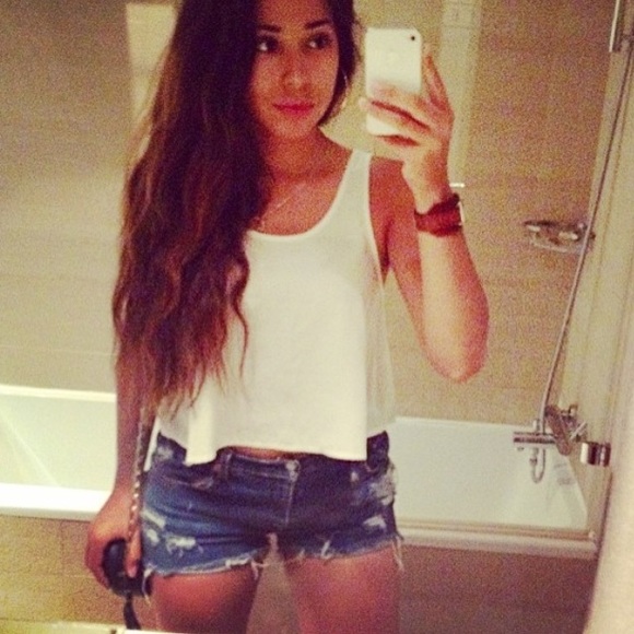 ❌SOLD ❌ High waisted Levi's denim shorts - Picture 3 of 4