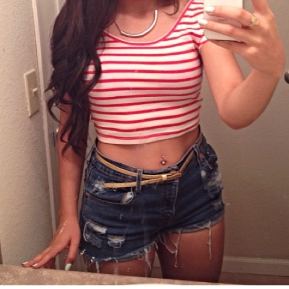 ❌SOLD ❌ High waisted Levi's denim shorts - Picture 4 of 4