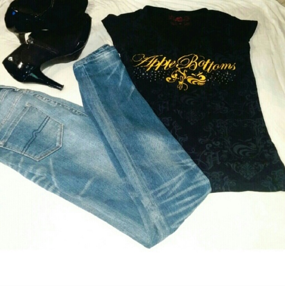 Apple Bottoms | T-shirt